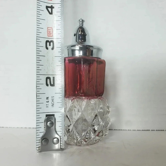 Vintage  Indiana Glass Ruby Red Diamond Point Salt/Pepper Shakers. - Picture 6 of 6
